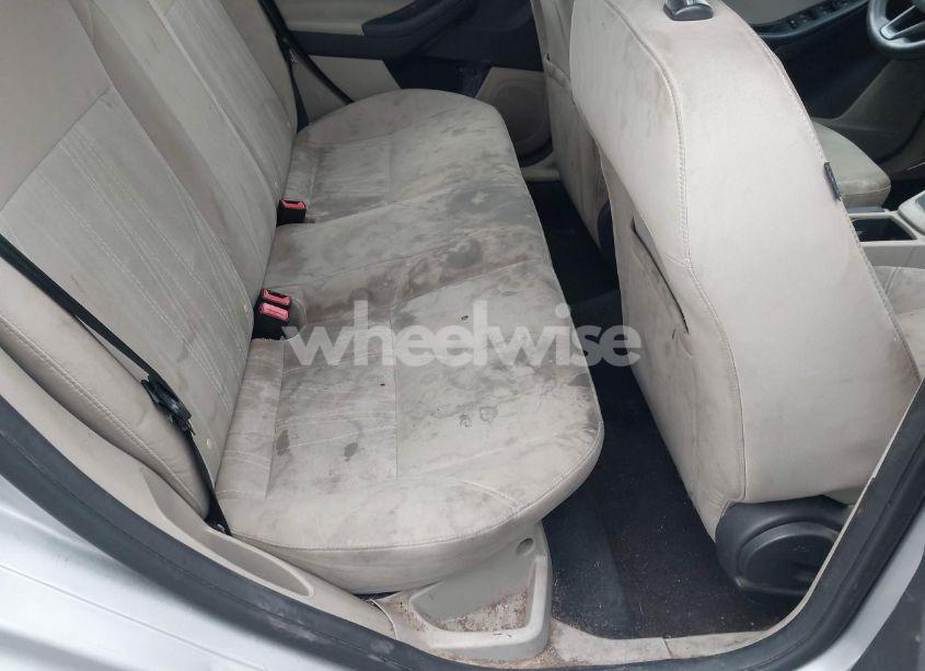 Photo 8 of 2015 Ford Focus SE (VIN 1FADP3F21FL347907)