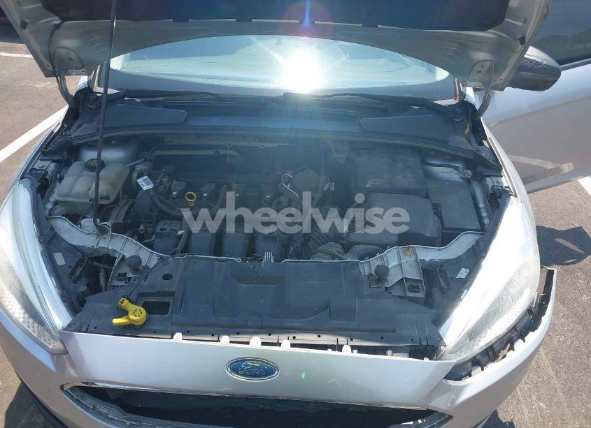 Photo 10 of 2015 Ford Focus SE (VIN 1FADP3F21FL362486)