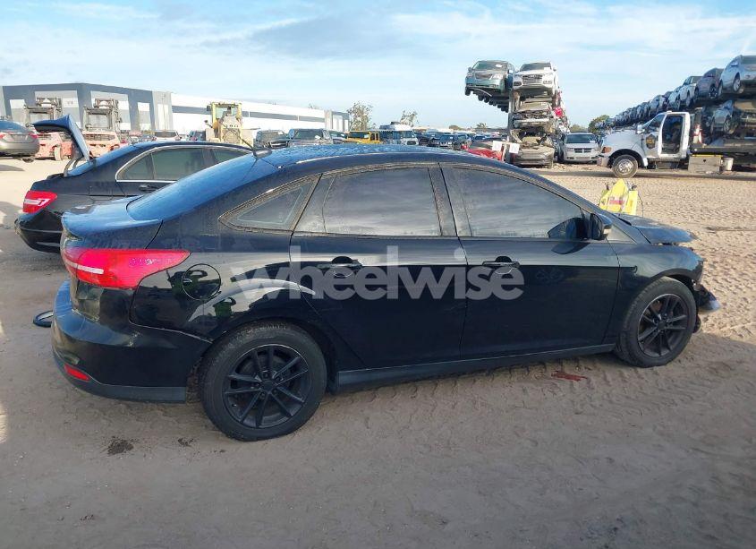 Photo 14 of 2016 Ford Focus SE (VIN 1FADP3F21GL201475)