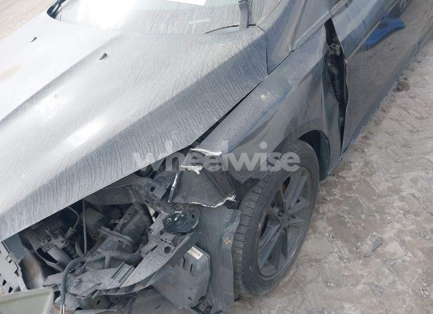 Photo 19 of 2016 Ford Focus SE (VIN 1FADP3F21GL201475)