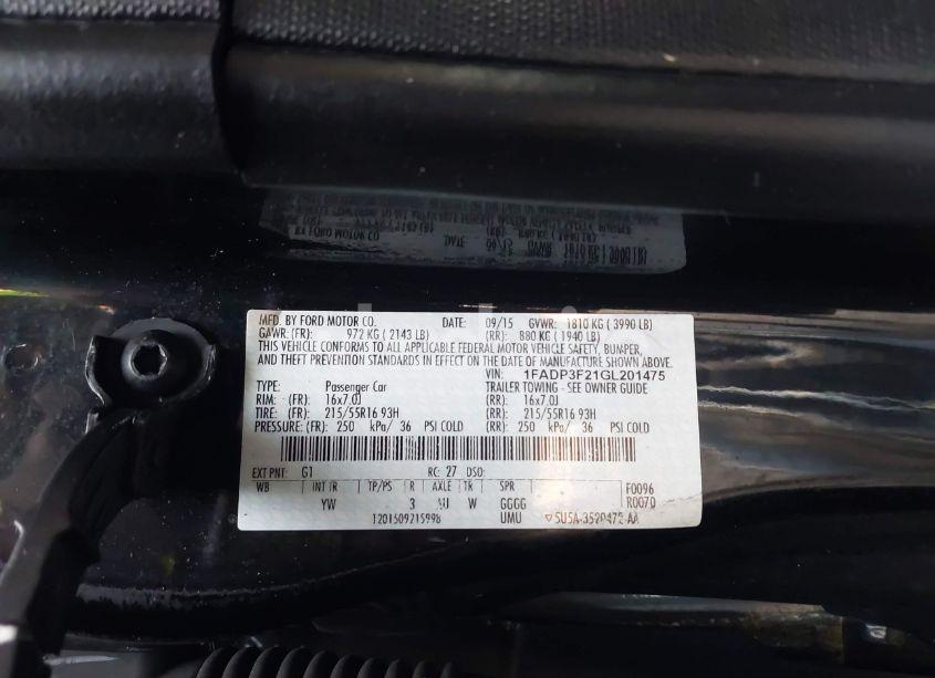 Photo 9 of 2016 Ford Focus SE (VIN 1FADP3F21GL201475)