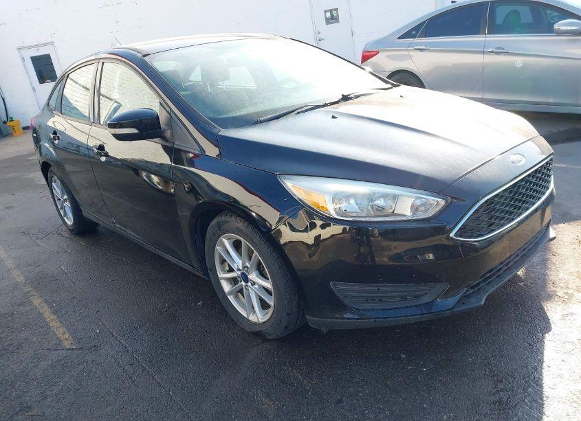 2016 Ford Focus SE (VIN 1FADP3F21GL205901) main photo