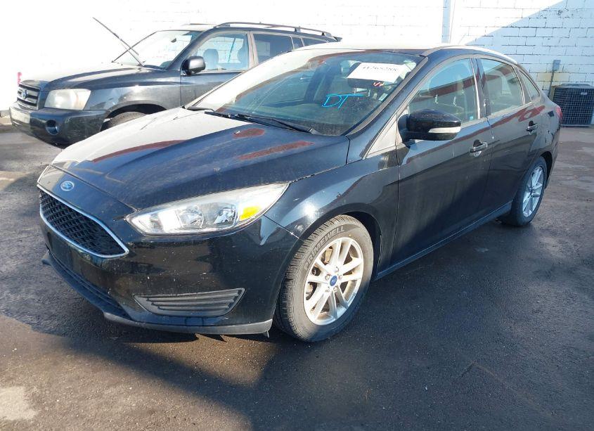 Photo 2 of 2016 Ford Focus SE (VIN 1FADP3F21GL205901)