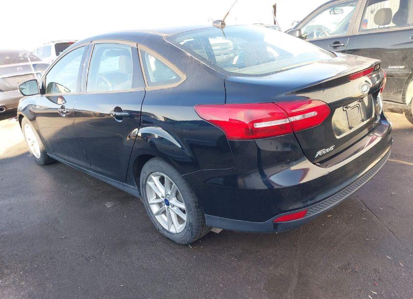 Photo 3 of 2016 Ford Focus SE (VIN 1FADP3F21GL205901)
