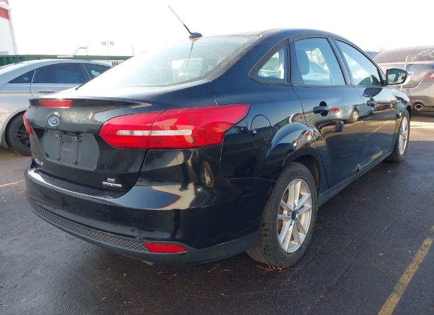 Photo 4 of 2016 Ford Focus SE (VIN 1FADP3F21GL205901)