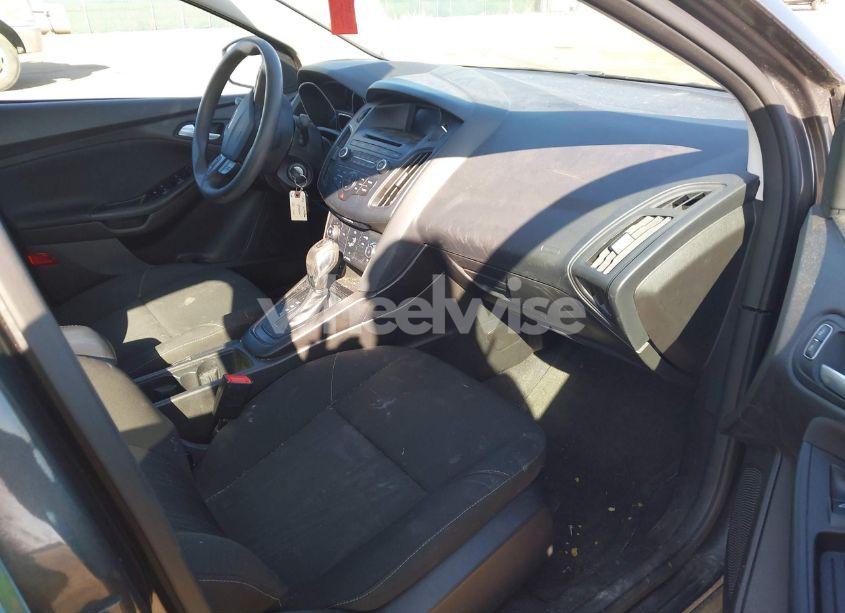 Photo 5 of 2016 Ford Focus SE (VIN 1FADP3F21GL212718)