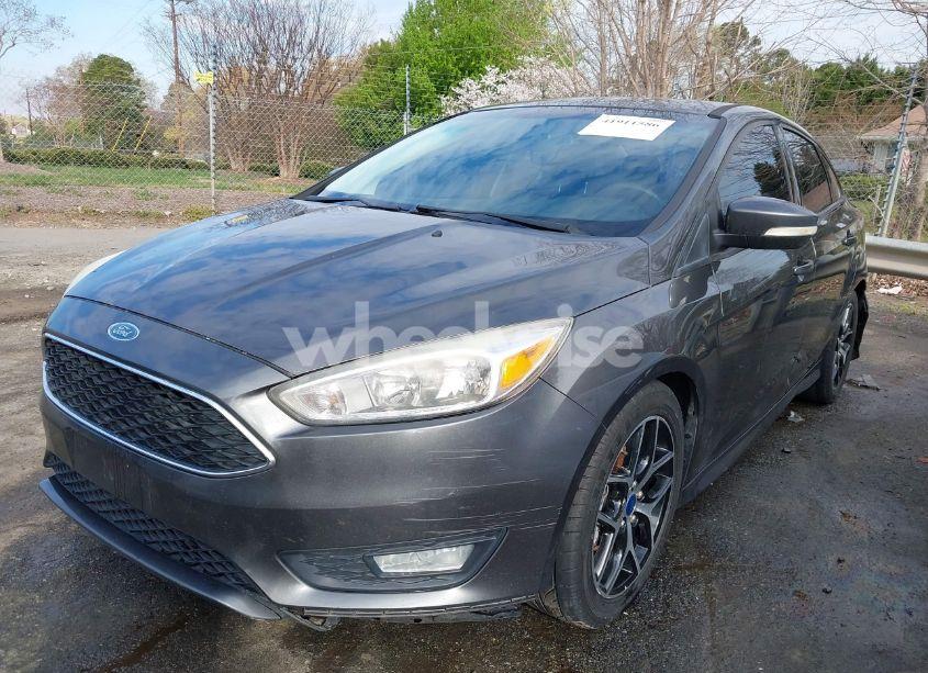 Photo 2 of 2016 Ford Focus SE (VIN 1FADP3F21GL219300)