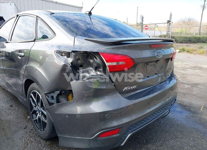 Photo 6 of 2016 Ford Focus SE (VIN 1FADP3F21GL219300)