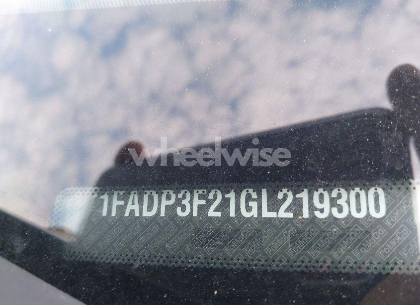 Photo 9 of 2016 Ford Focus SE (VIN 1FADP3F21GL219300)