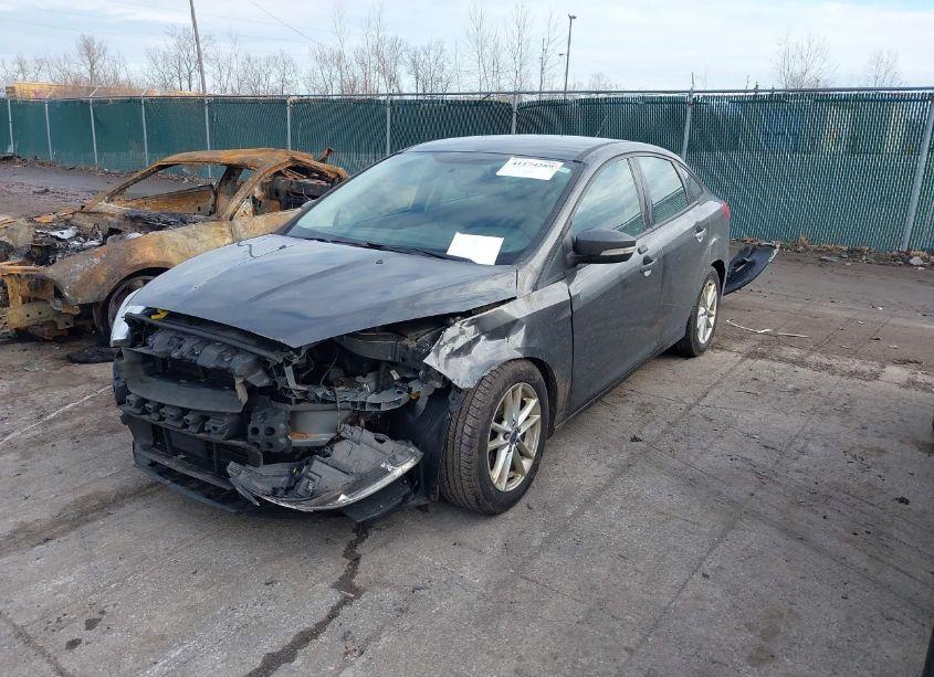 Photo 2 of 2016 Ford Focus SE (VIN 1FADP3F21GL251163)