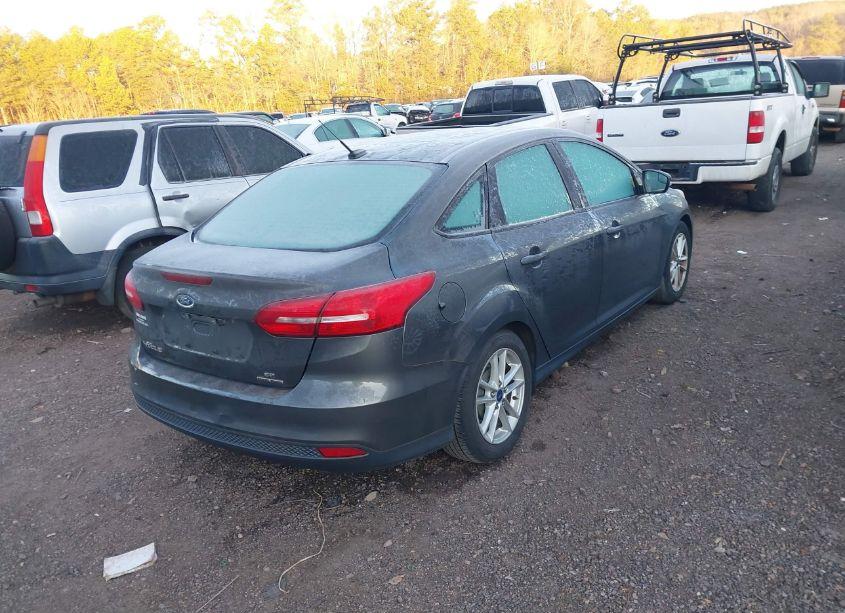 Photo 4 of 2016 Ford Focus SE (VIN 1FADP3F21GL266262)