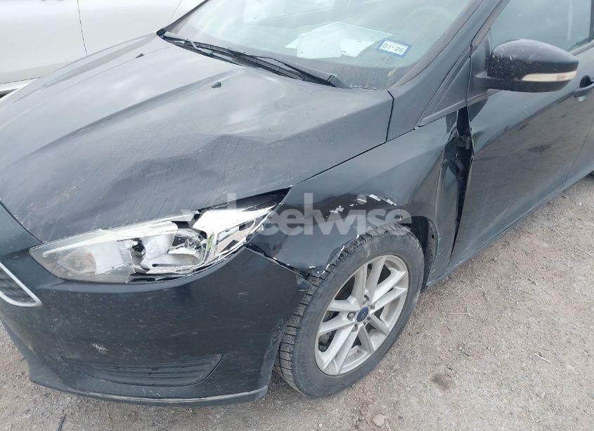 Photo 6 of 2016 Ford Focus SE (VIN 1FADP3F21GL305027)