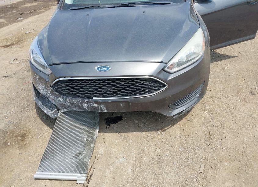 Photo 6 of 2016 Ford Focus SE (VIN 1FADP3F21GL313743)