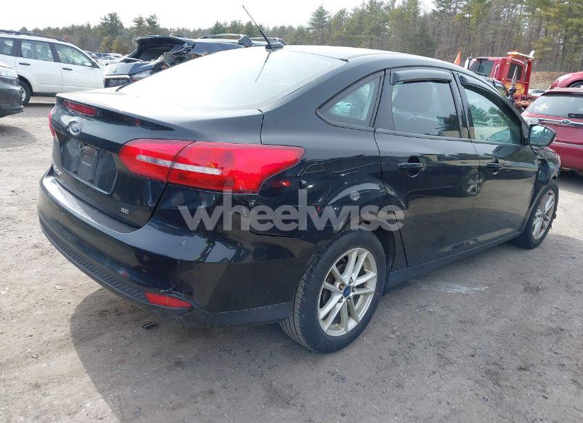 Photo 4 of 2016 Ford Focus SE (VIN 1FADP3F21GL323429)