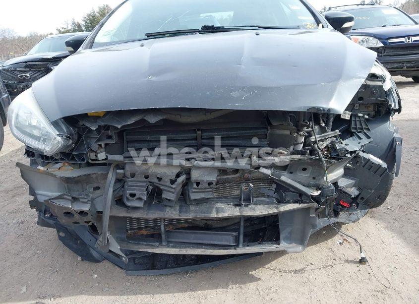 Photo 6 of 2016 Ford Focus SE (VIN 1FADP3F21GL323429)