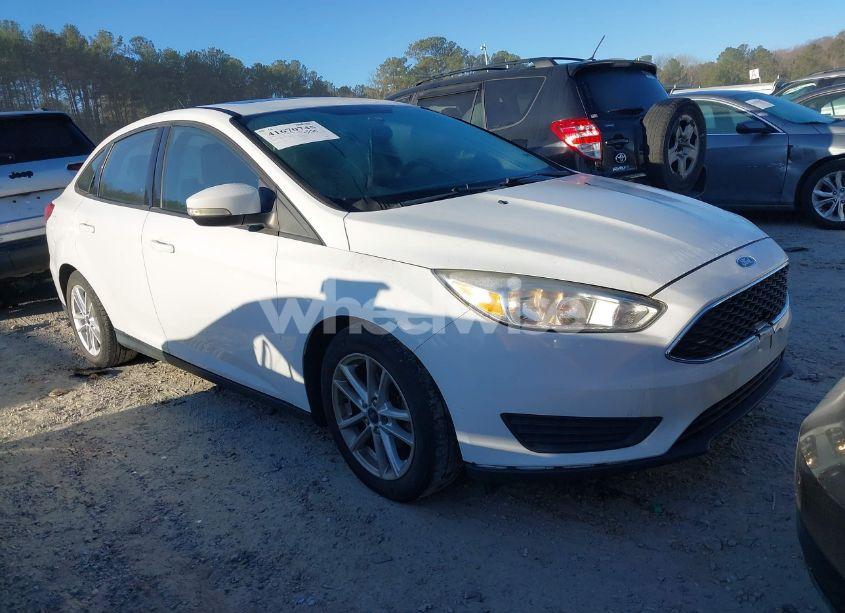 2016 Ford Focus SE (VIN 1FADP3F21GL348458) main photo