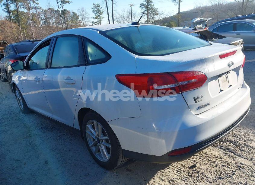Photo 3 of 2016 Ford Focus SE (VIN 1FADP3F21GL348458)