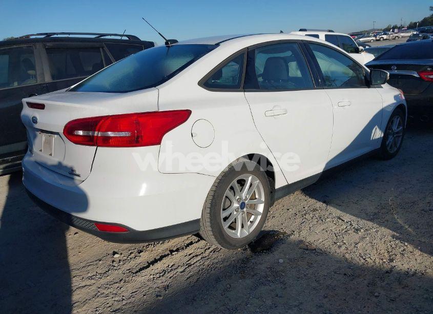 Photo 4 of 2016 Ford Focus SE (VIN 1FADP3F21GL348458)