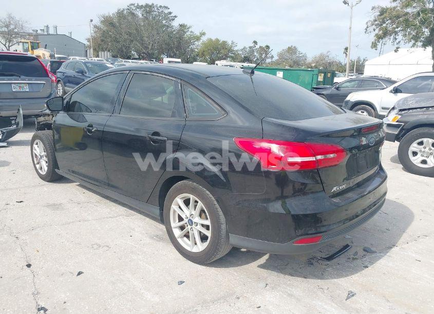 Photo 3 of 2016 Ford Focus SE (VIN 1FADP3F21GL357208)