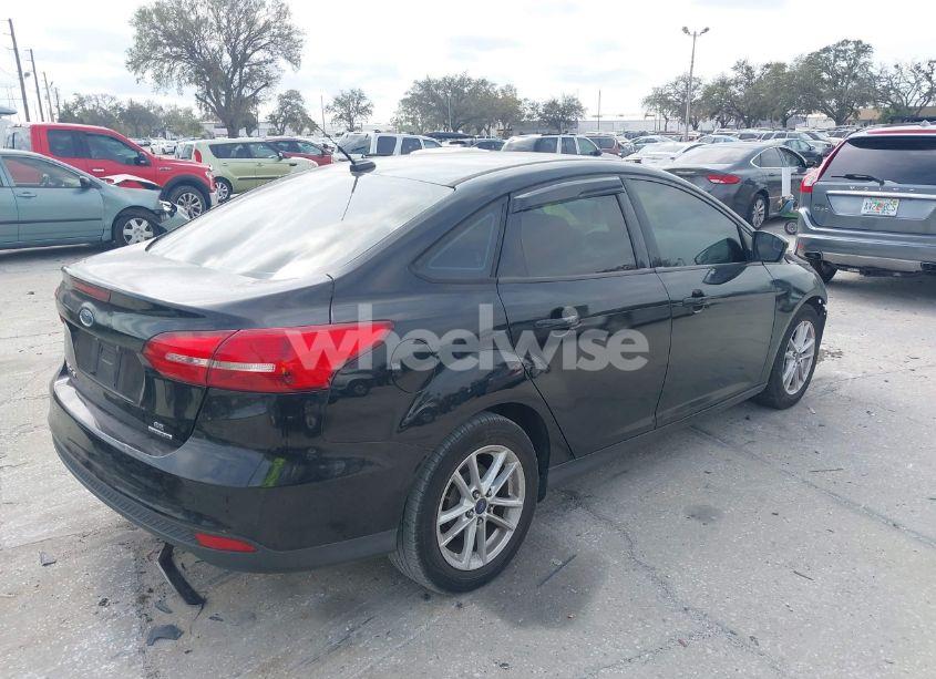 Photo 4 of 2016 Ford Focus SE (VIN 1FADP3F21GL357208)