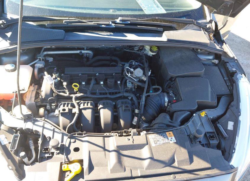 Photo 10 of 2016 Ford Focus SE (VIN 1FADP3F21GL373764)