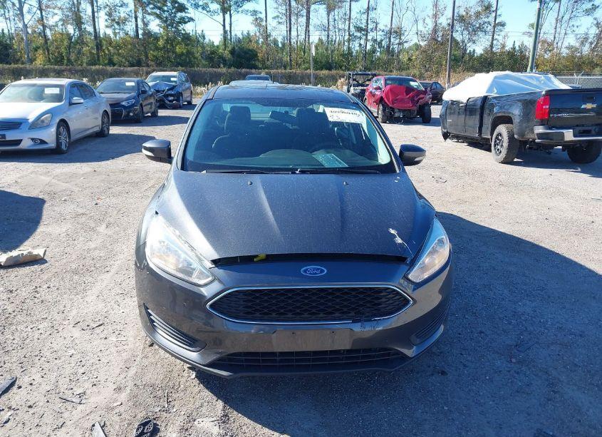 Photo 12 of 2016 Ford Focus SE (VIN 1FADP3F21GL373764)