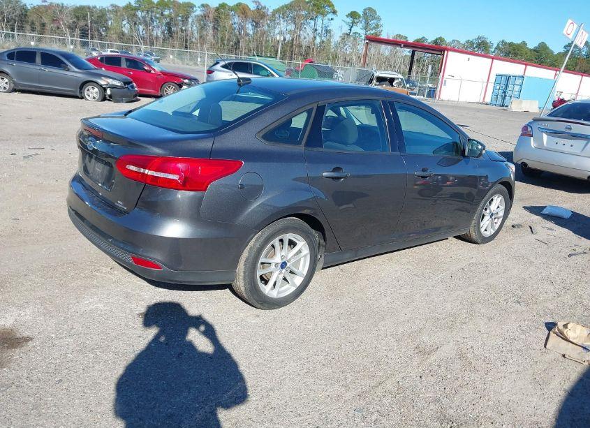 Photo 4 of 2016 Ford Focus SE (VIN 1FADP3F21GL373764)