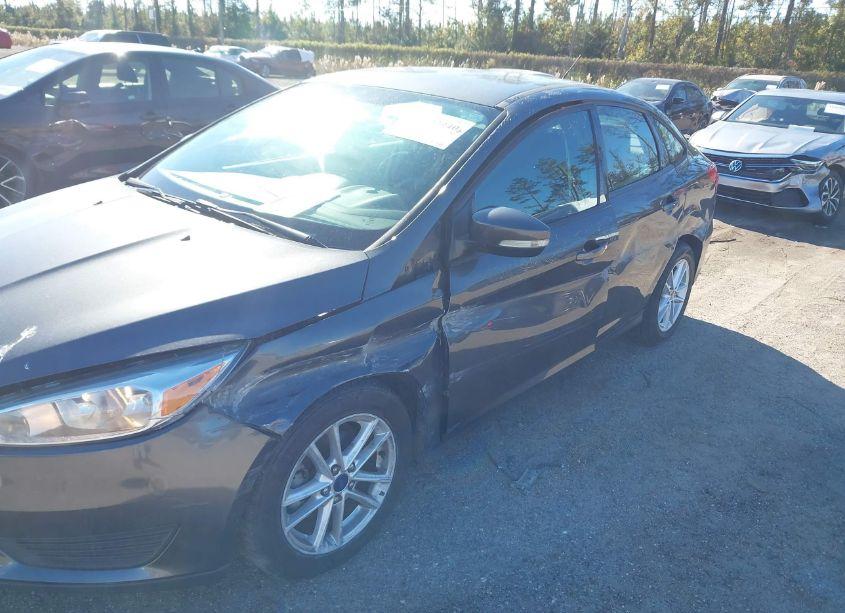 Photo 6 of 2016 Ford Focus SE (VIN 1FADP3F21GL373764)