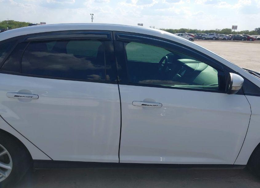 Photo 14 of 2016 Ford Focus SE (VIN 1FADP3F21GL391245)