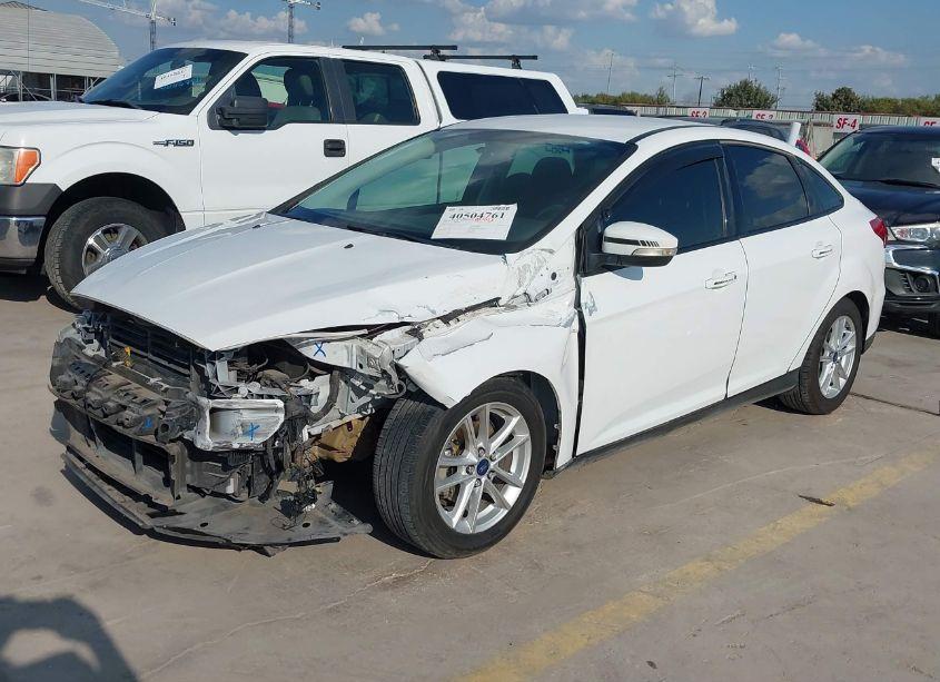 Photo 2 of 2016 Ford Focus SE (VIN 1FADP3F21GL391245)