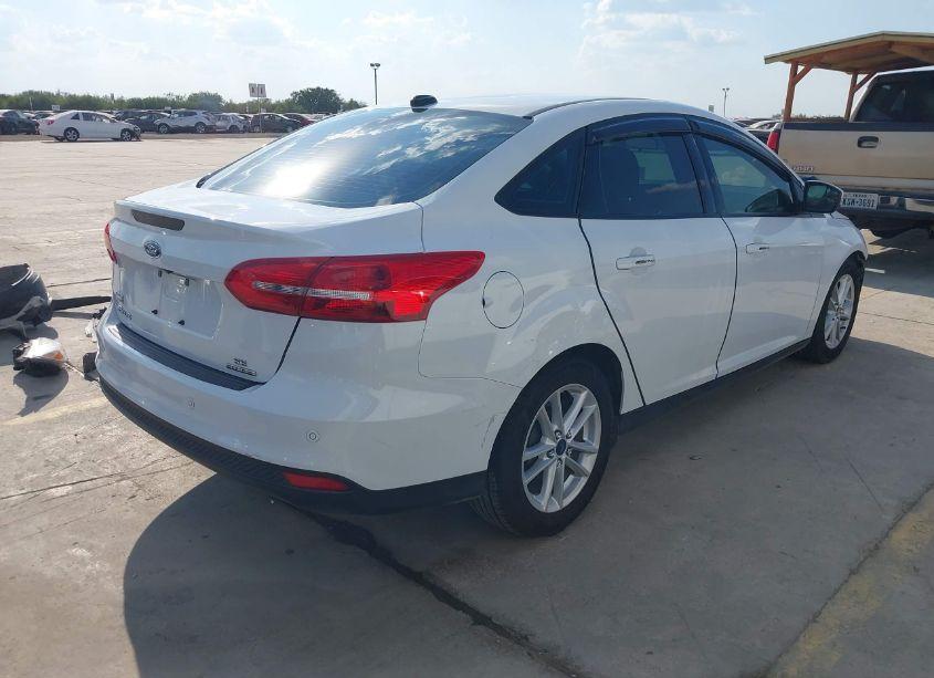 Photo 4 of 2016 Ford Focus SE (VIN 1FADP3F21GL391245)
