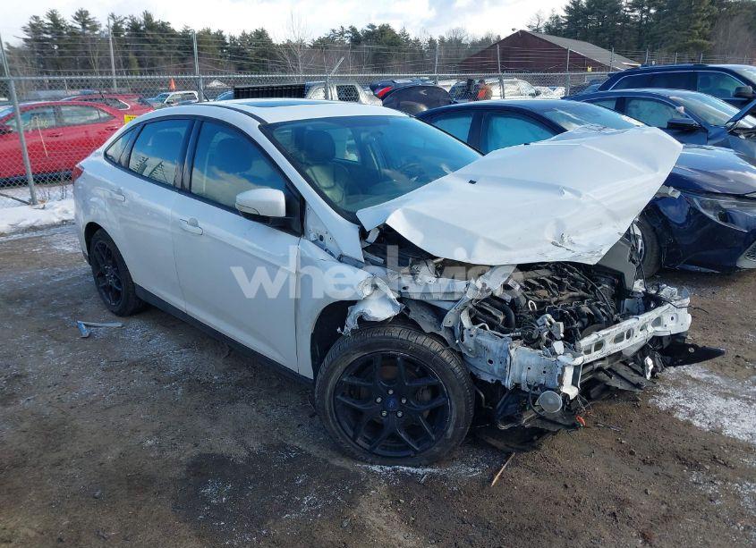 2016 Ford Focus SE (VIN 1FADP3F21GL396736) main photo