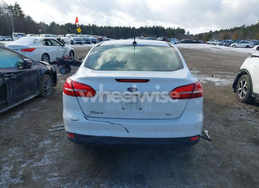 Photo 17 of 2016 Ford Focus SE (VIN 1FADP3F21GL396736)