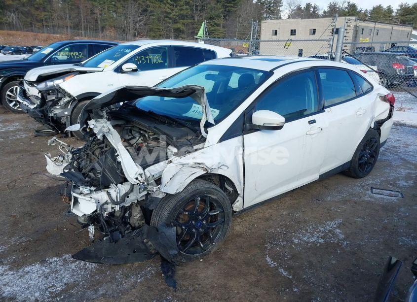 Photo 2 of 2016 Ford Focus SE (VIN 1FADP3F21GL396736)