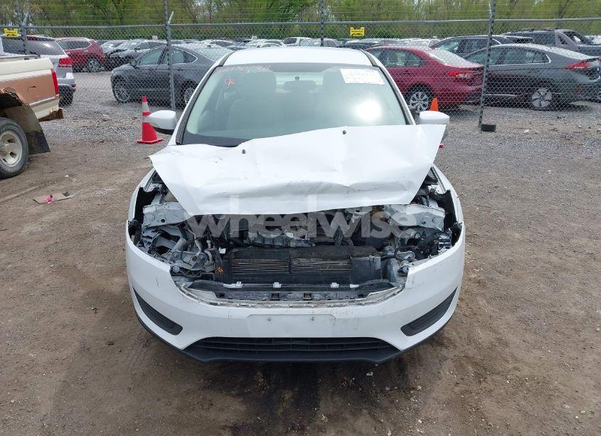Photo 12 of 2016 Ford Focus SE (VIN 1FADP3F21GL403121)
