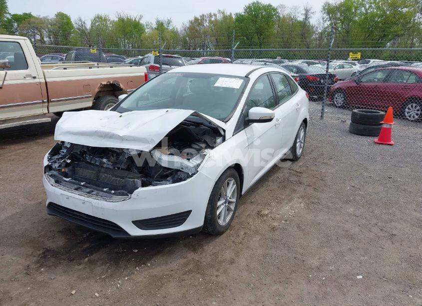 Photo 2 of 2016 Ford Focus SE (VIN 1FADP3F21GL403121)