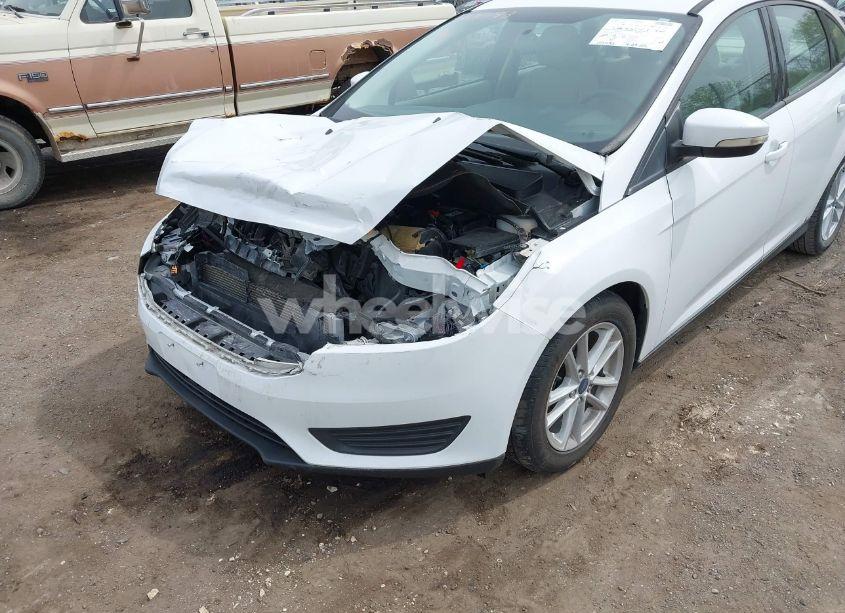 Photo 6 of 2016 Ford Focus SE (VIN 1FADP3F21GL403121)