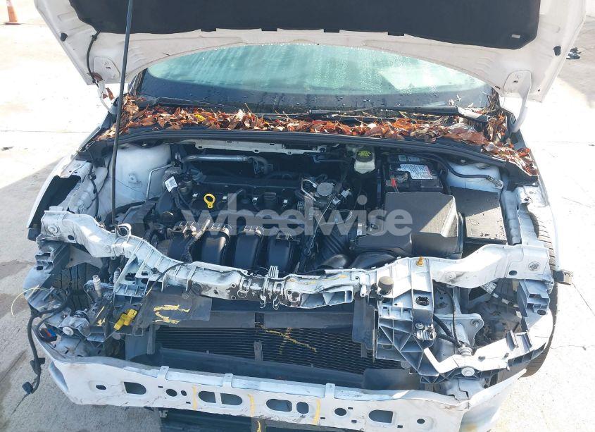 Photo 10 of 2017 Ford Focus SE (VIN 1FADP3F21HL212767)