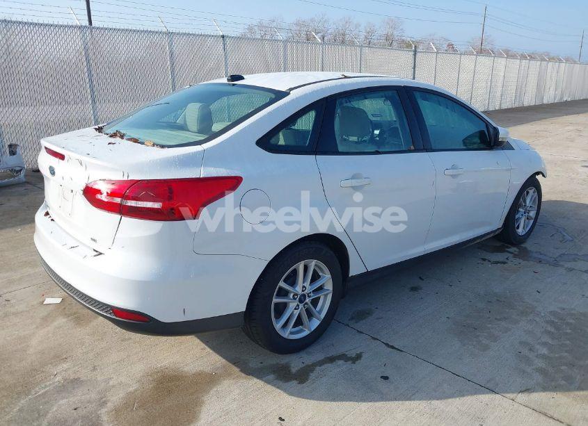 Photo 4 of 2017 Ford Focus SE (VIN 1FADP3F21HL212767)