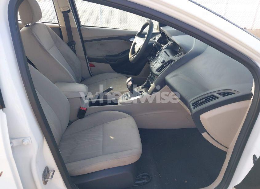 Photo 5 of 2017 Ford Focus SE (VIN 1FADP3F21HL212767)