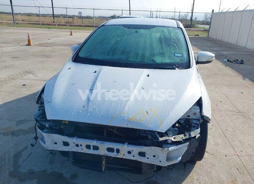 Photo 6 of 2017 Ford Focus SE (VIN 1FADP3F21HL212767)