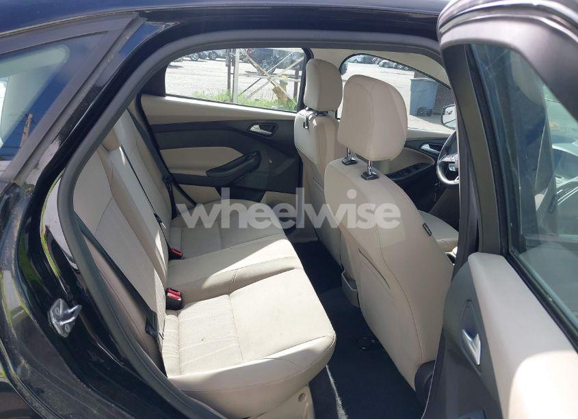 Photo 8 of 2017 Ford Focus SE (VIN 1FADP3F21HL218021)