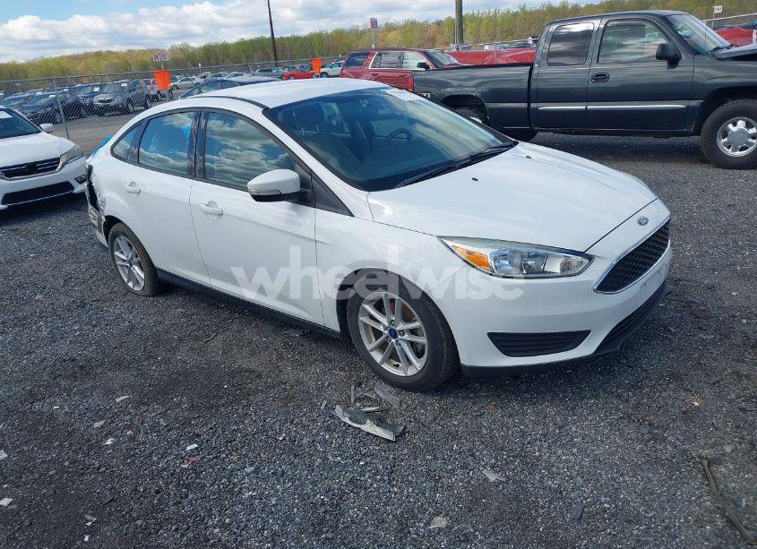 2017 Ford Focus SE (VIN 1FADP3F21HL234669) main photo