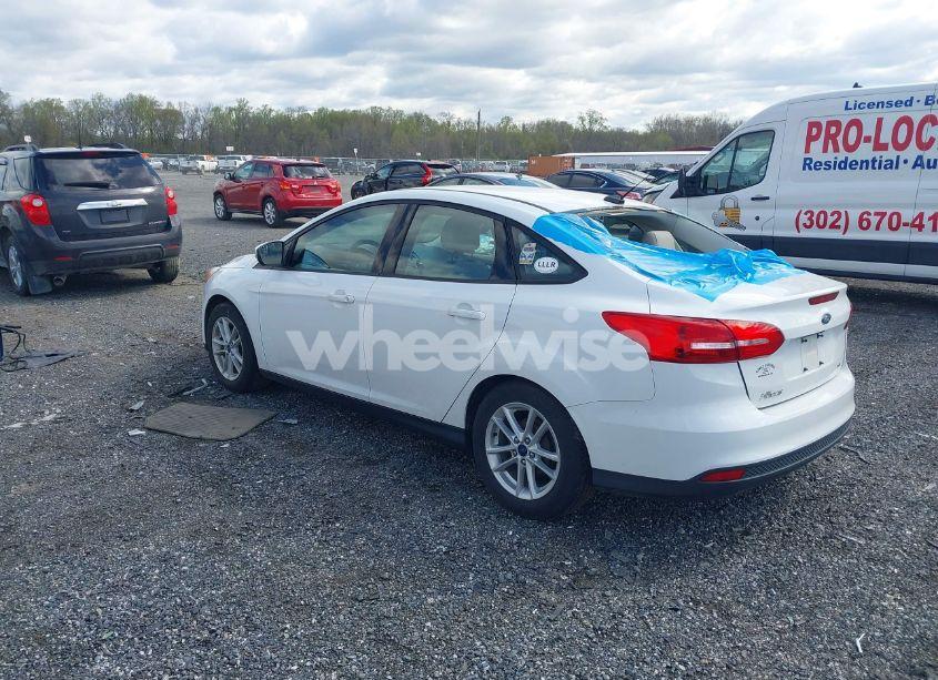 Photo 3 of 2017 Ford Focus SE (VIN 1FADP3F21HL234669)