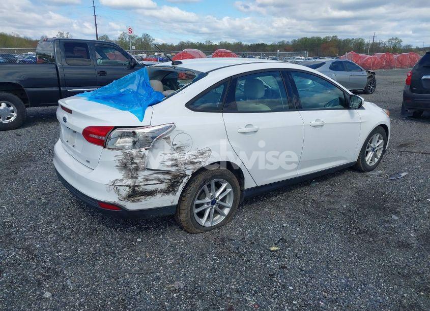 Photo 4 of 2017 Ford Focus SE (VIN 1FADP3F21HL234669)