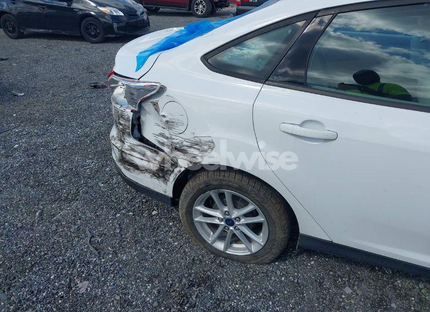 Photo 6 of 2017 Ford Focus SE (VIN 1FADP3F21HL234669)