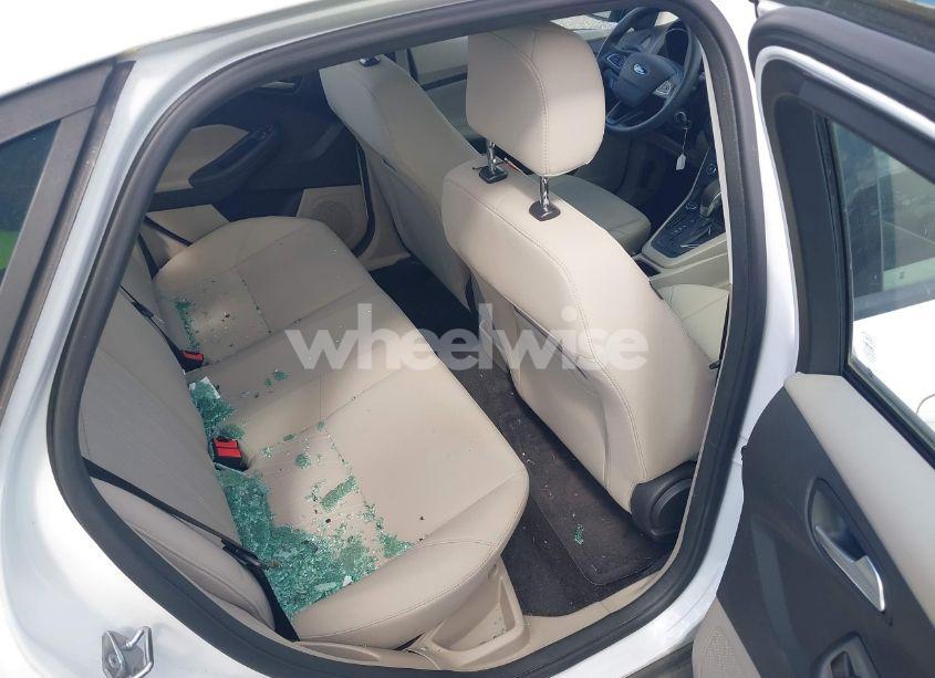 Photo 8 of 2017 Ford Focus SE (VIN 1FADP3F21HL234669)