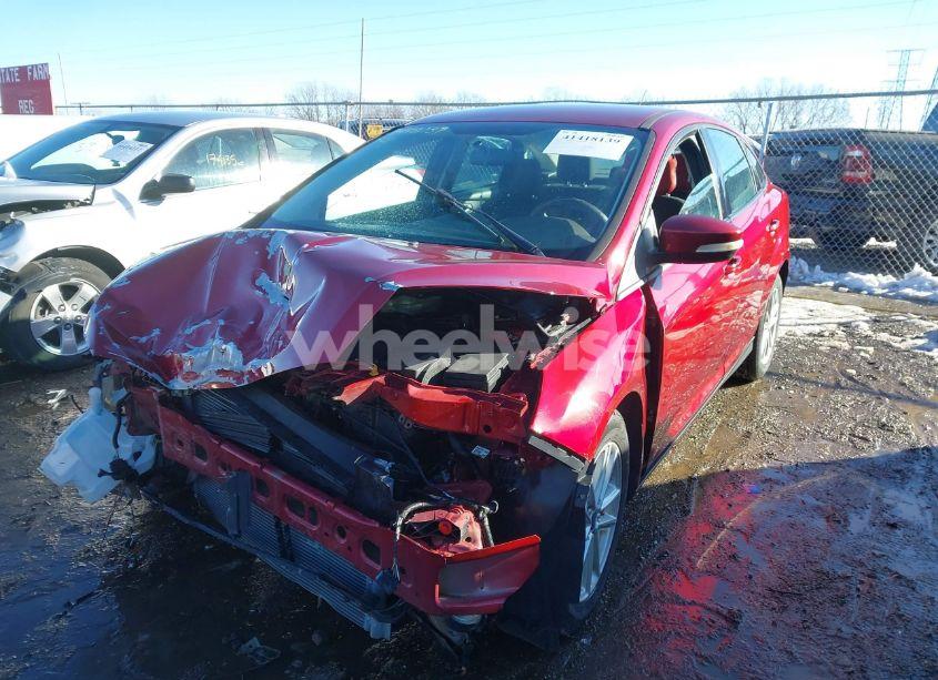 Photo 2 of 2017 Ford Focus SE (VIN 1FADP3F21HL247034)