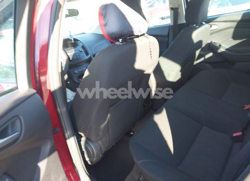 Photo 8 of 2017 Ford Focus SE (VIN 1FADP3F21HL247034)