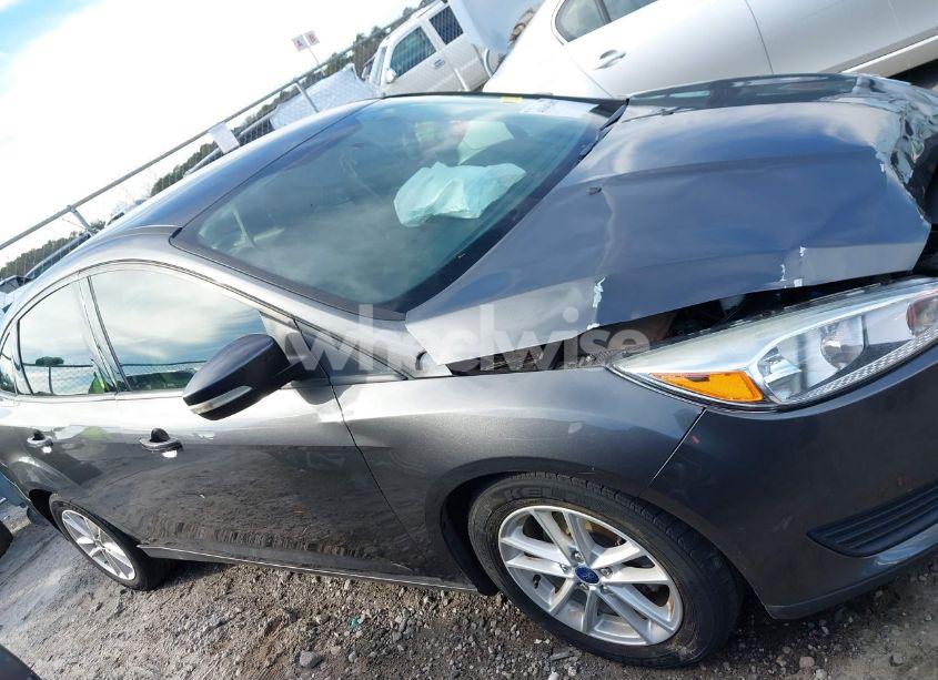 Photo 13 of 2017 Ford Focus SE (VIN 1FADP3F21HL251245)